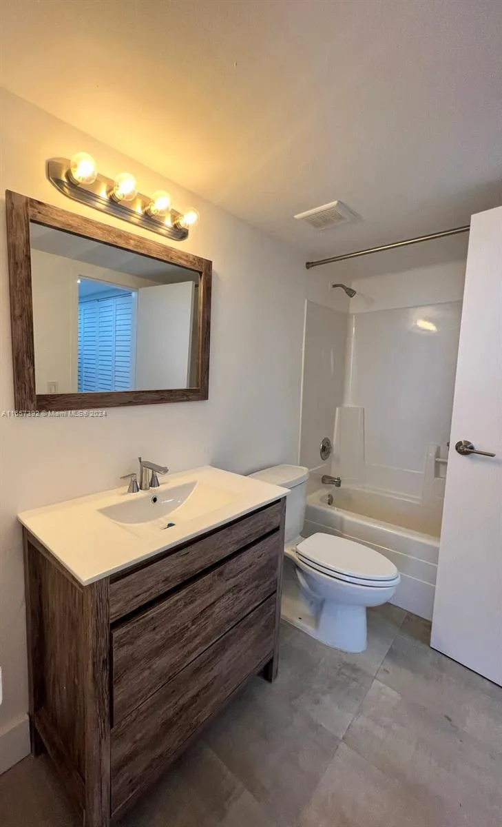 13499 Biscayne Blvd # 1405, North Miami, FL 33181 photo 12