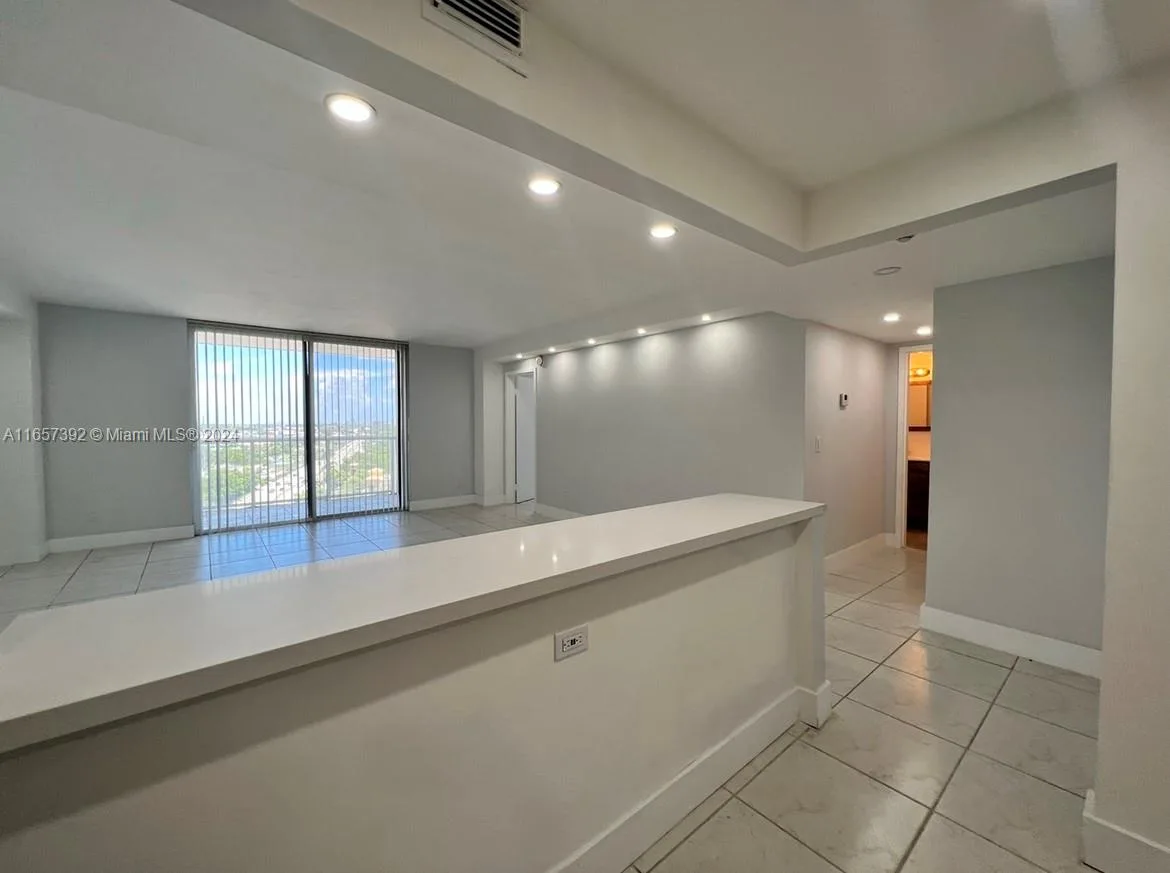 13499 Biscayne Blvd # 1405, North Miami, FL 33181 photo 5