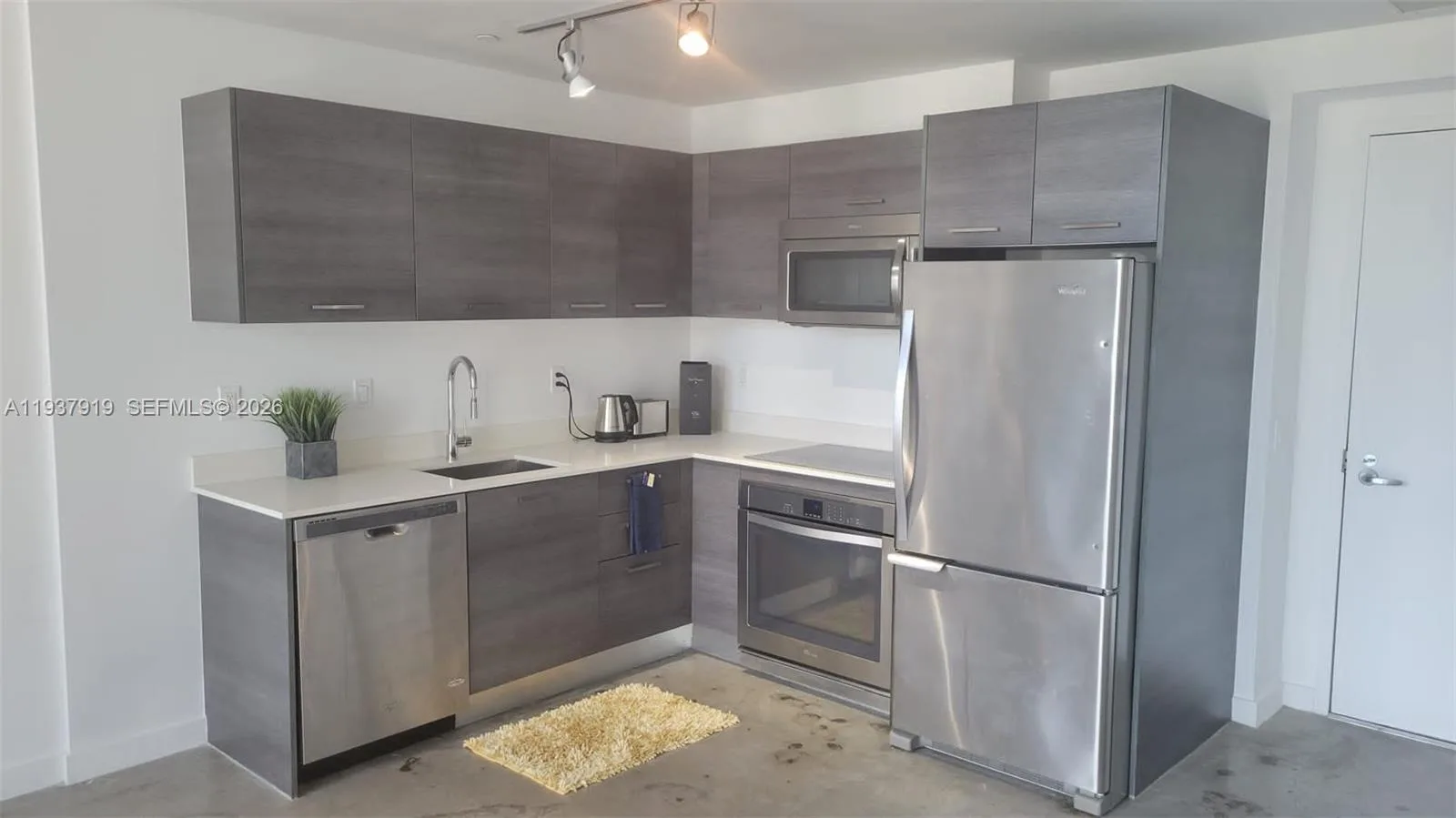 151 SE 1st St # 2507, Miami, FL 33131 photo 10