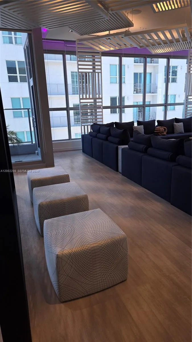 227 NE 2nd St # 1613, Miami, FL 33132 photo 5