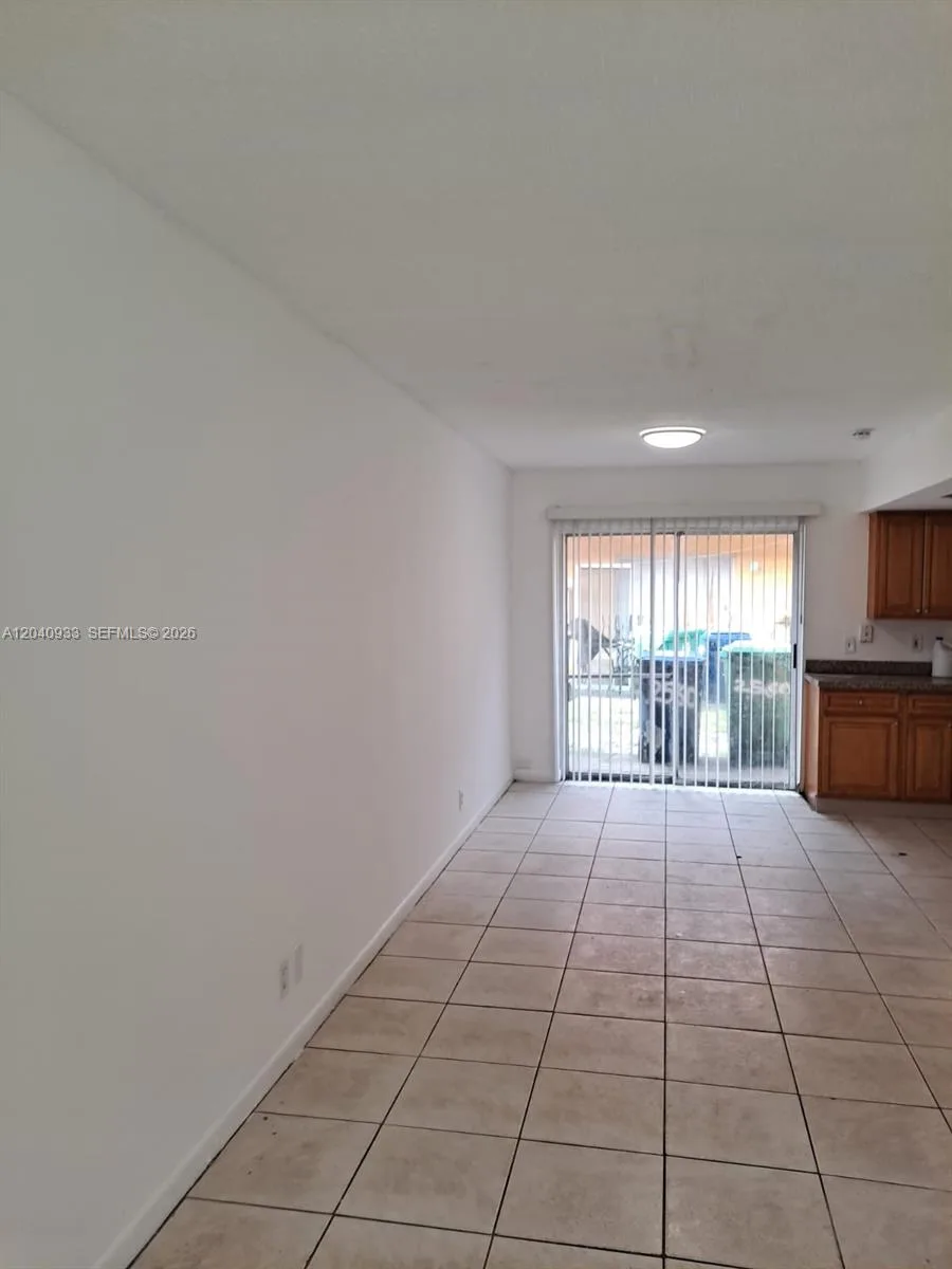 2560 NW 52nd Ave # C18, Lauderhill, FL 33313
