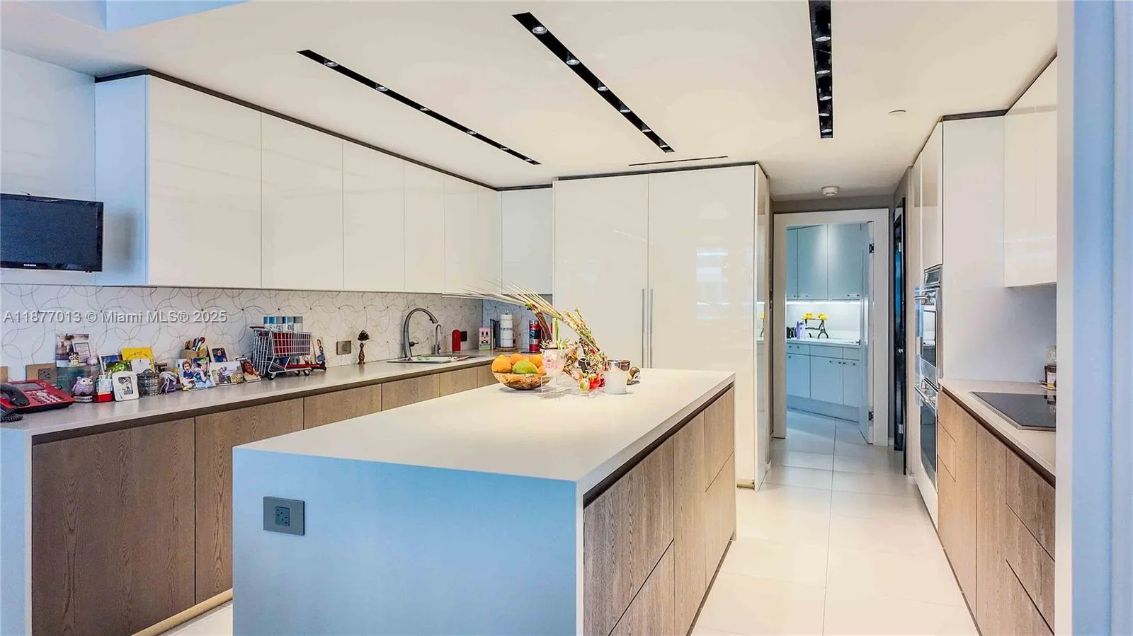 Bal Harbour Tower – photo 21