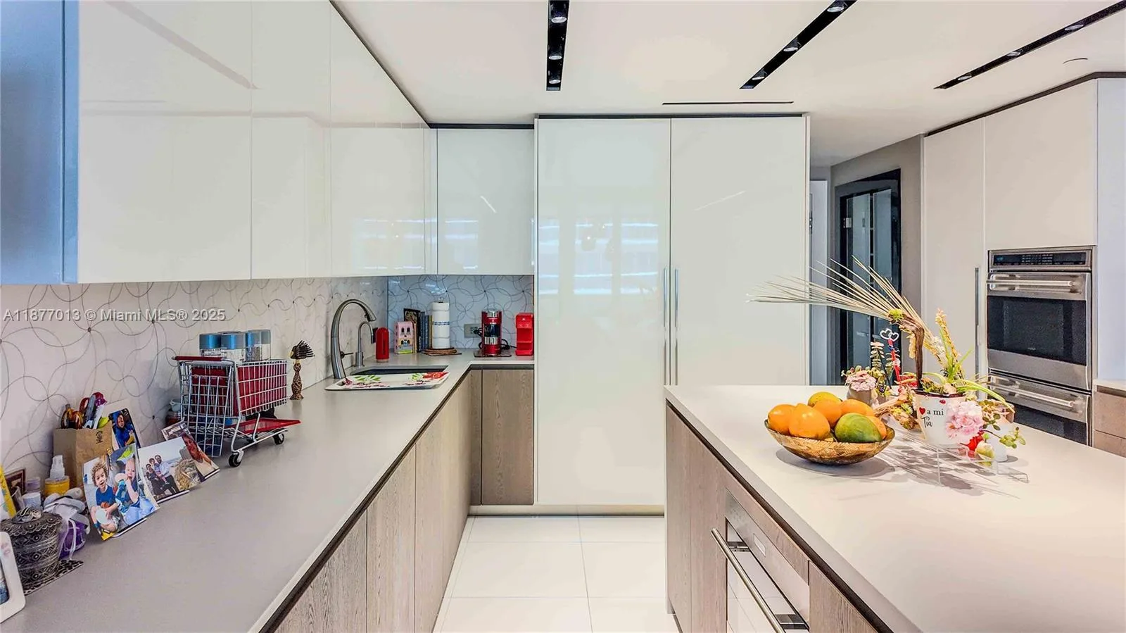 Bal Harbour Tower – photo 23