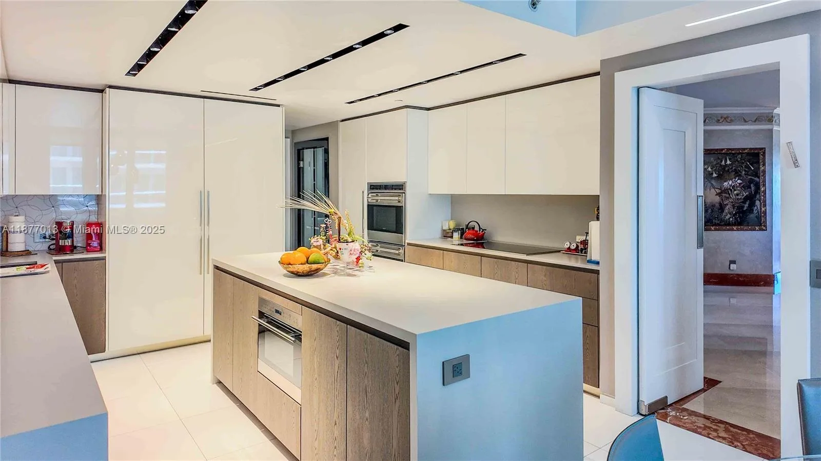 Bal Harbour Tower – photo 24