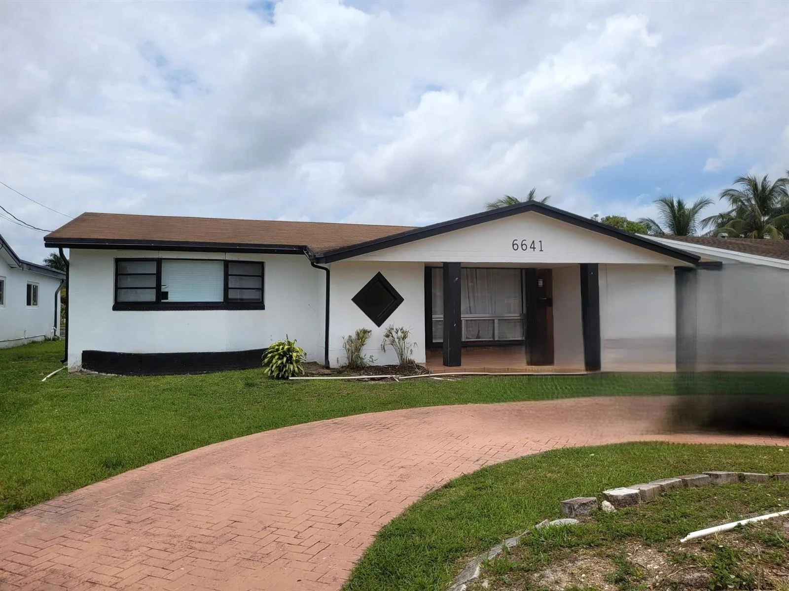 6641 Emerald Lake Drive, Miramar, FL 33023
