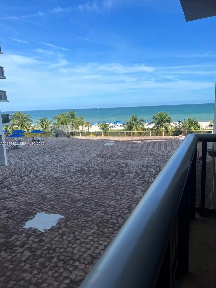 6039 Collins Ave # 423, Miami Beach, FL 33140