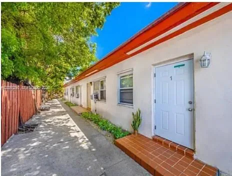 669 NW 28th St # 4, Miami, FL 33127 photo 4
