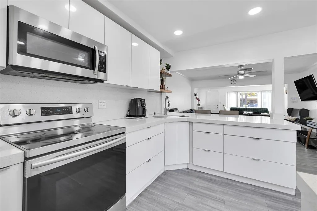 2535 Sherman Street, Hollywood, FL 33020