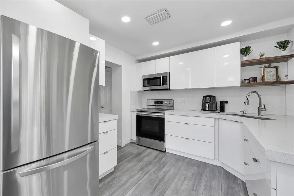 2535 Sherman Street, Hollywood, FL 33020 photo 2