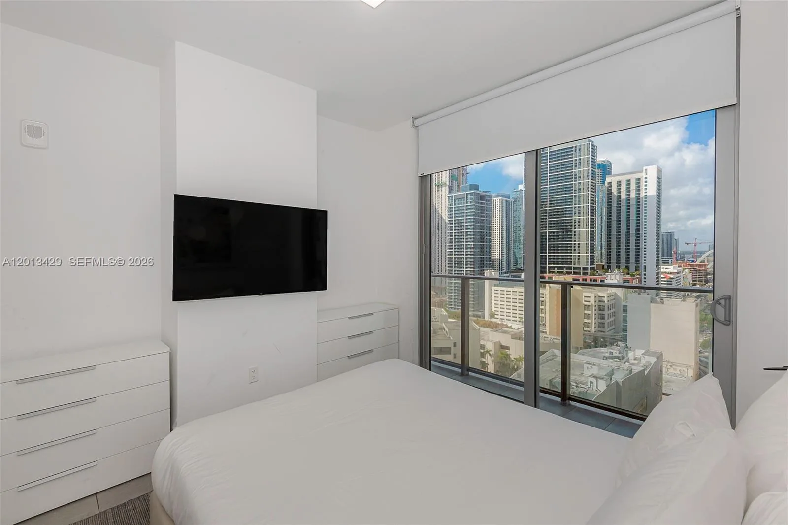 227 NE 2nd St # 2206, Miami, FL 33132 photo 12
