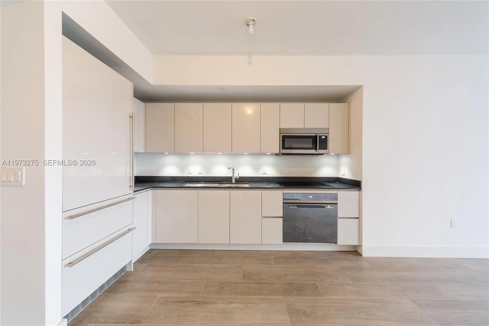 1010 Brickell Ave # 2908, Miami, FL 33131 photo 4
