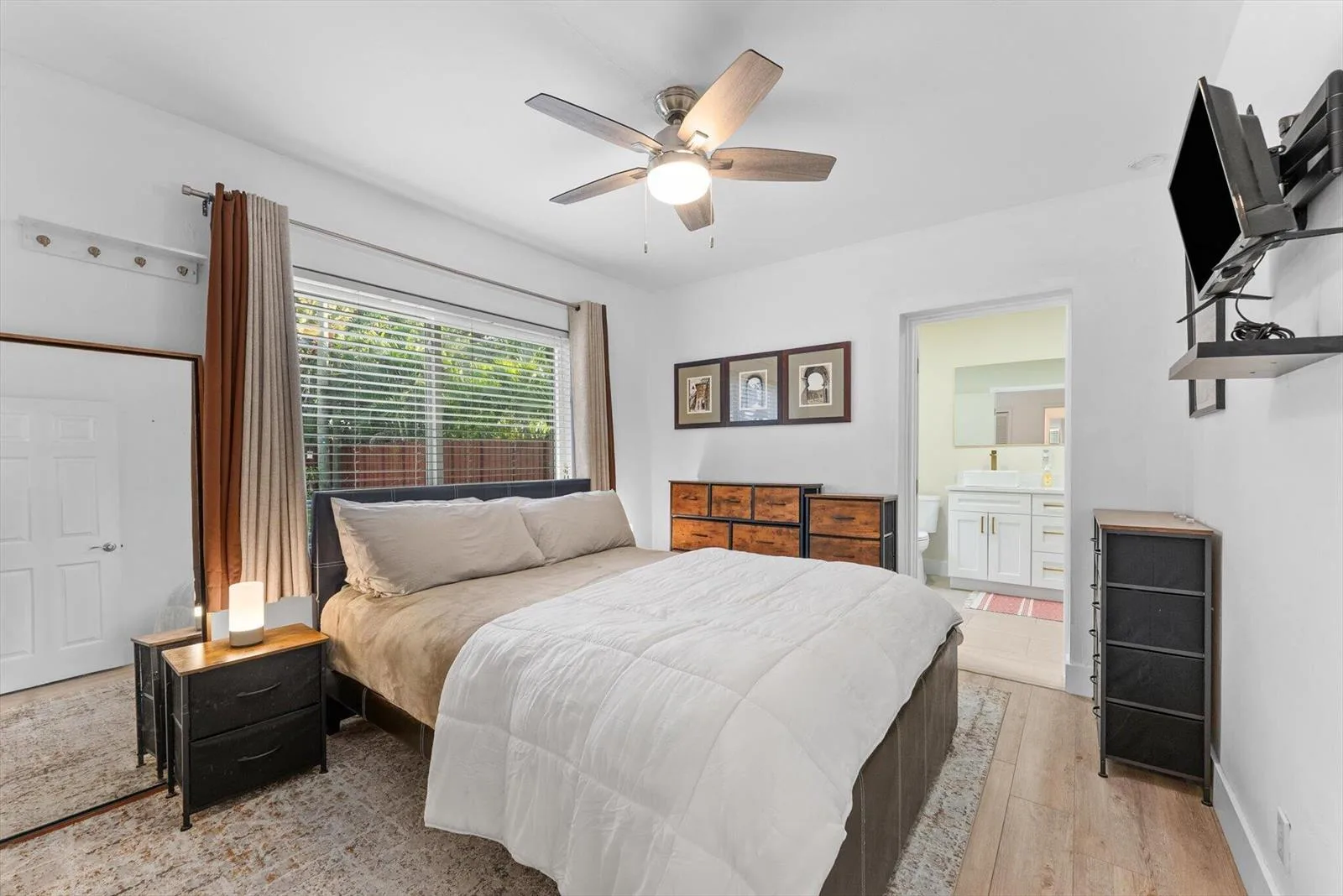 636 NE 16th Court, Fort Lauderdale, FL 33305 photo 12