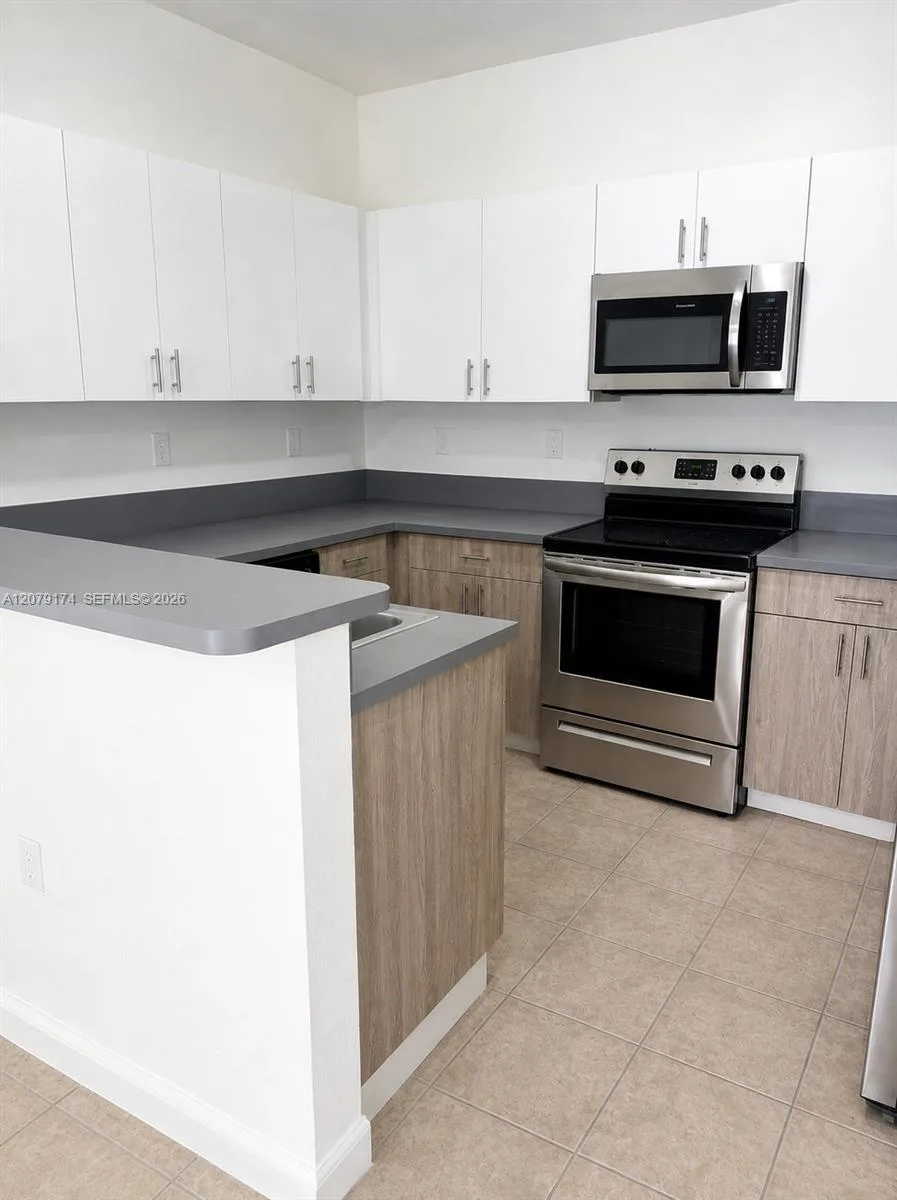 3632 NW 30th Ct # 10F, Lauderdale Lakes, FL 33311 photo 4
