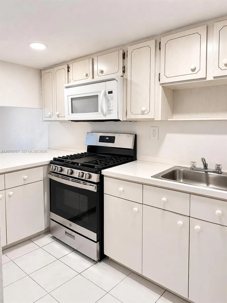 1300 W 47th Pl # 218A, Hialeah, FL 33012 photo 6