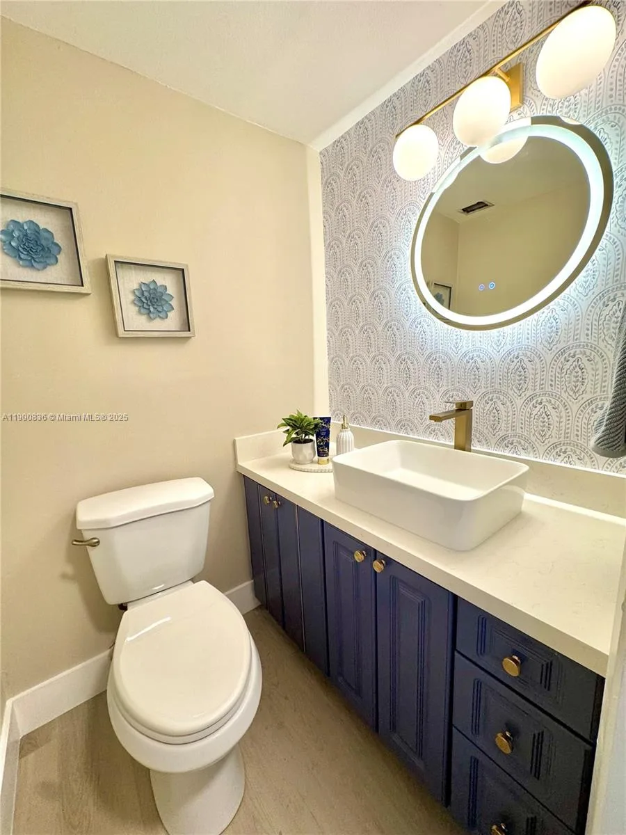 300 Bayview Dr # 1801, Sunny Isles Beach, FL 33160 photo 11