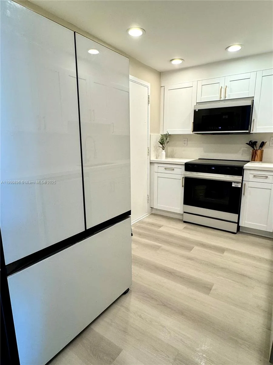300 Bayview Dr # 1801, Sunny Isles Beach, FL 33160 photo 13