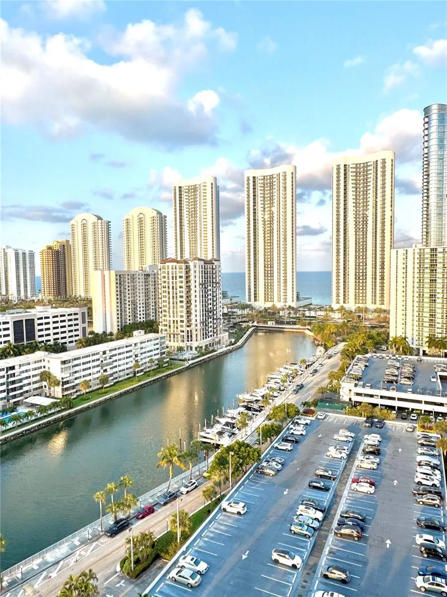 300 Bayview Dr # 1801, Sunny Isles Beach, FL 33160 photo 2