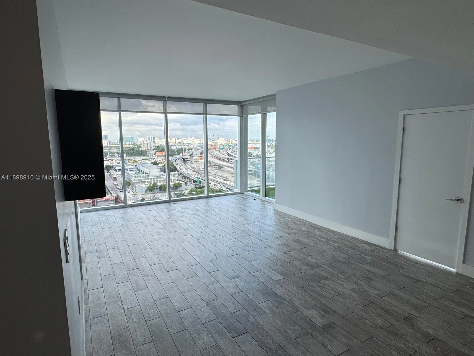 1040 Biscayne Blvd # 1106, Miami, FL 33132 photo 9