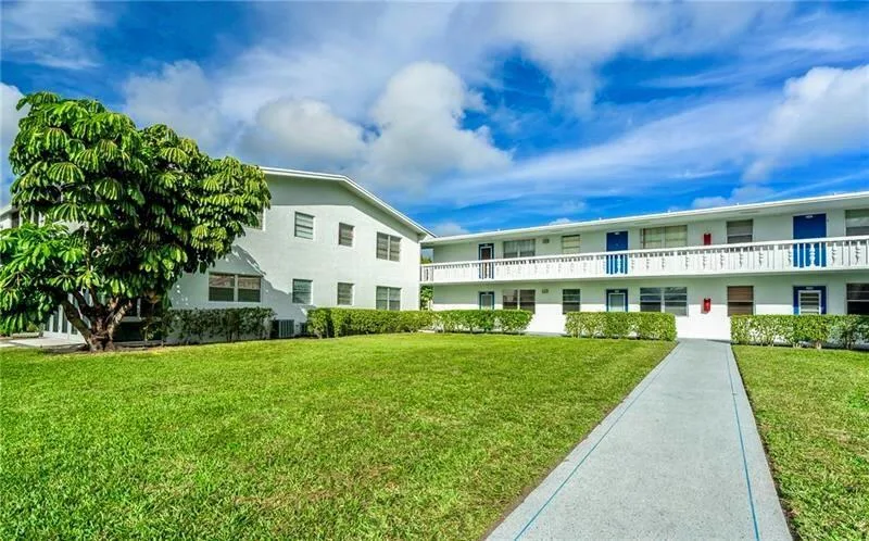 137 Farnham F # 137, Deerfield Beach, FL 33442