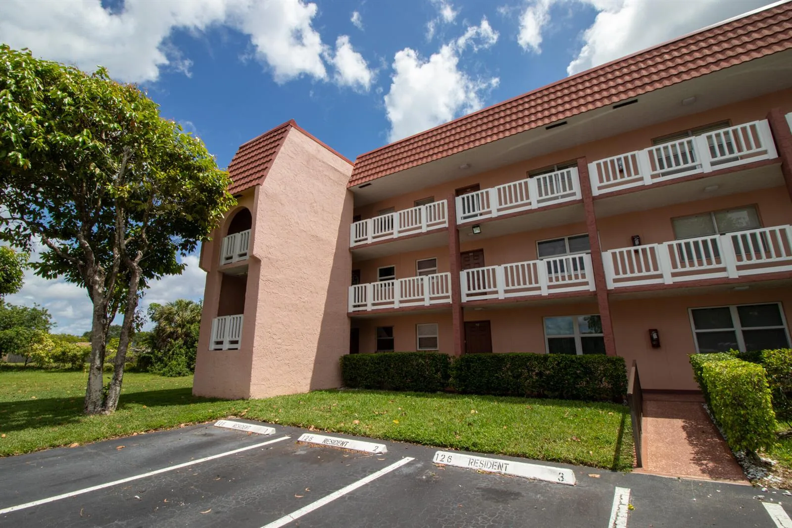 9621 Sunrise Lakes Boulevard # 102, Sunrise, FL 33322