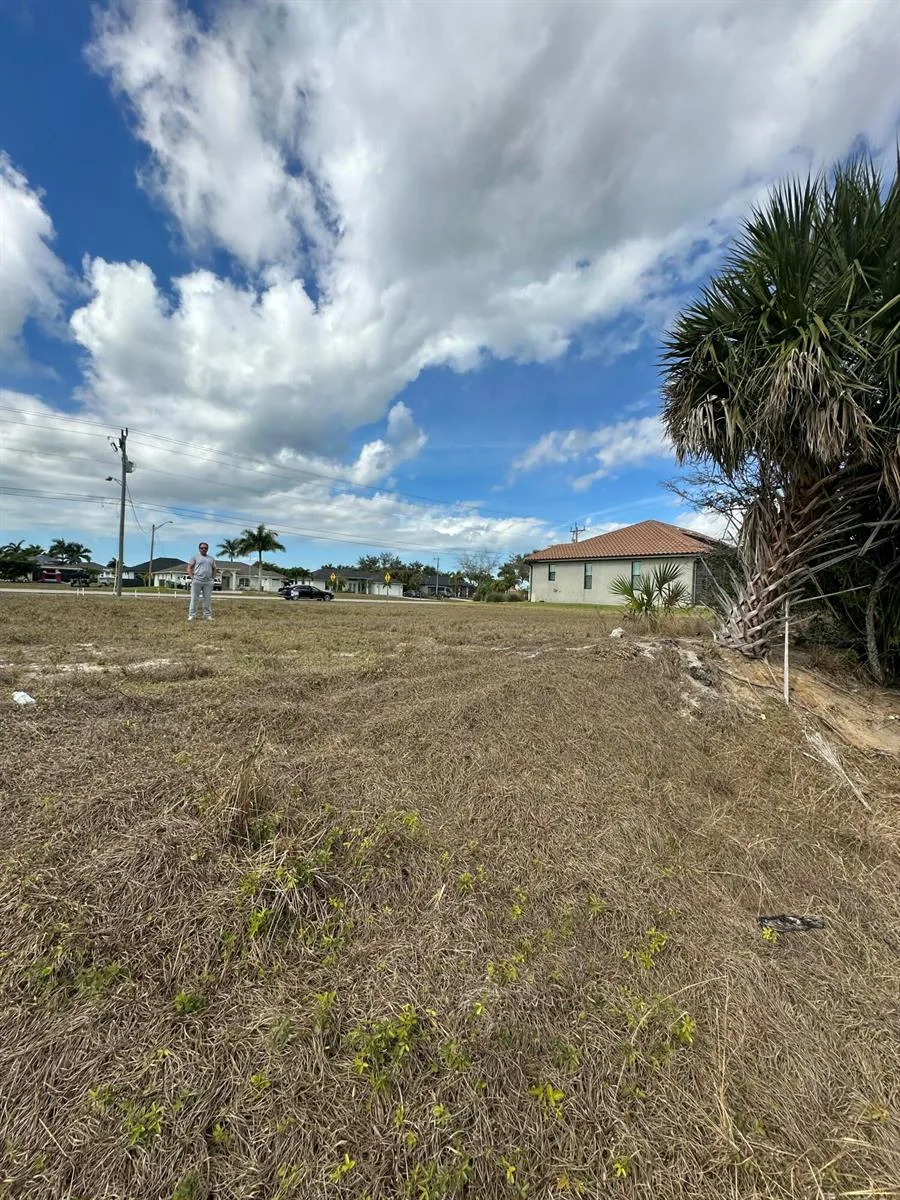 2513 Surfside Boulevard, Cape Coral, FL 33914 photo 12
