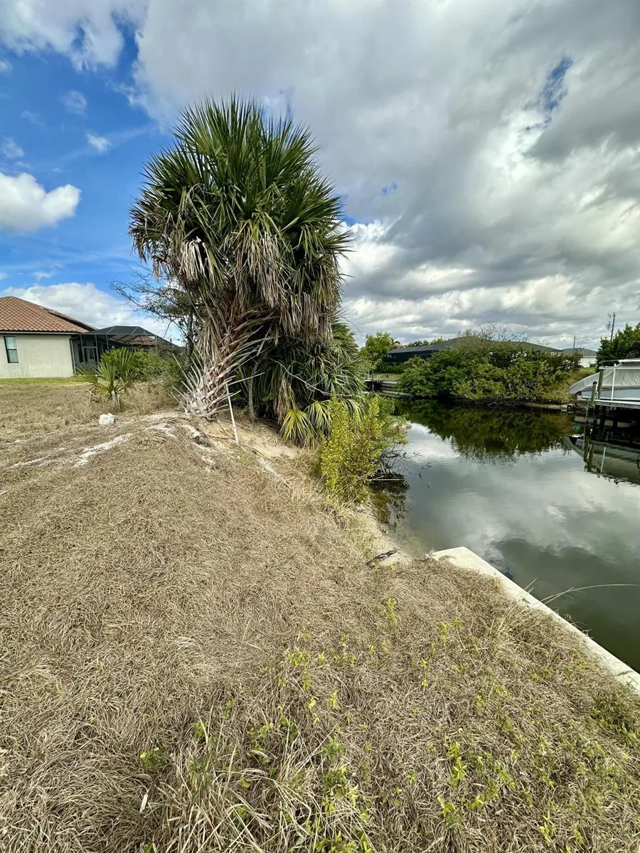 2513 Surfside Boulevard, Cape Coral, FL 33914 photo 8