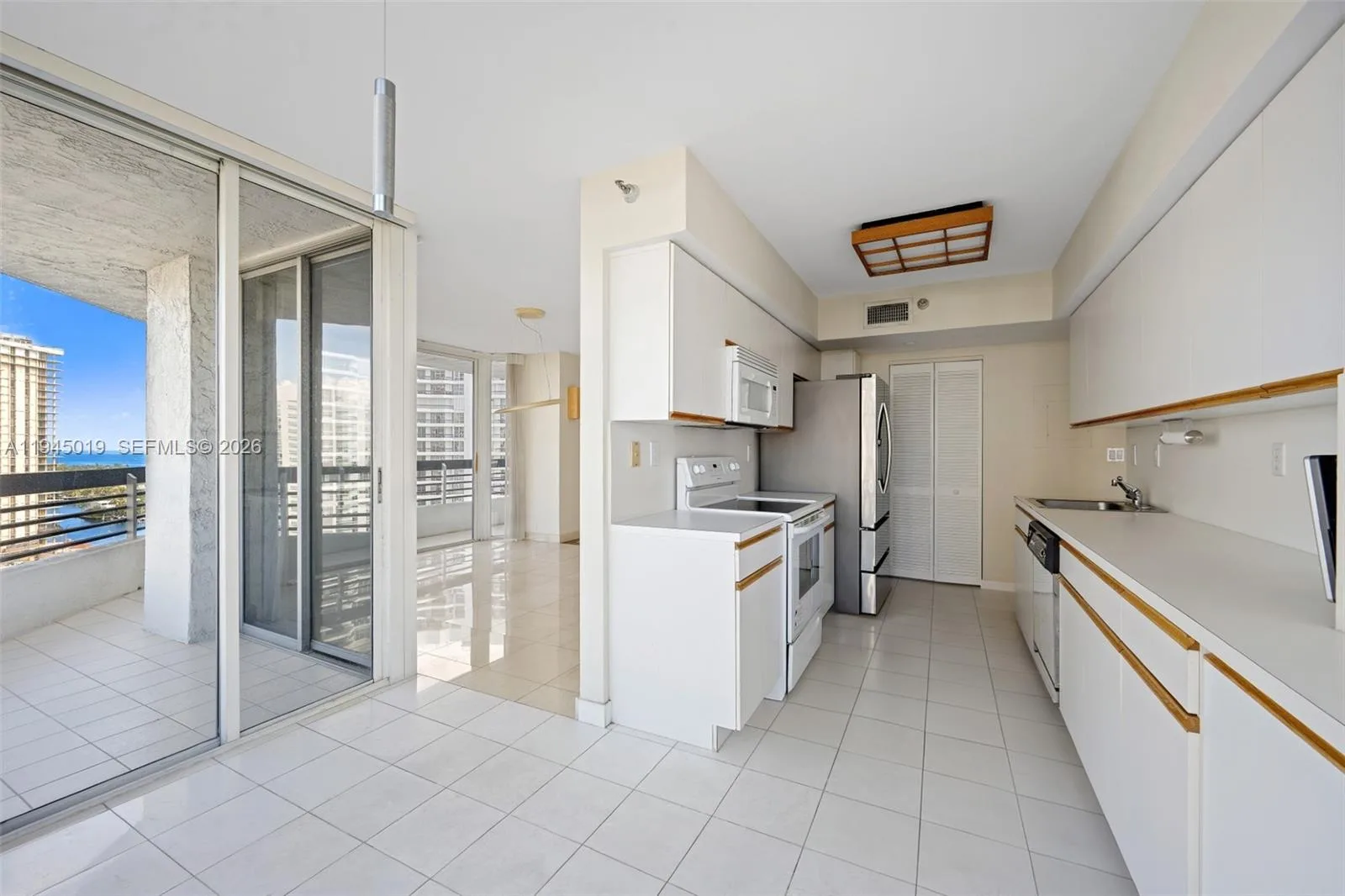 19101 NE 36th Ct # 2006, Aventura, FL 33180 photo 9