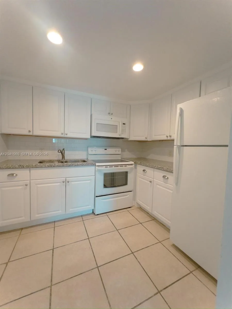 13335 Arch Creek Rd # 5, North Miami, FL 33181 photo 2