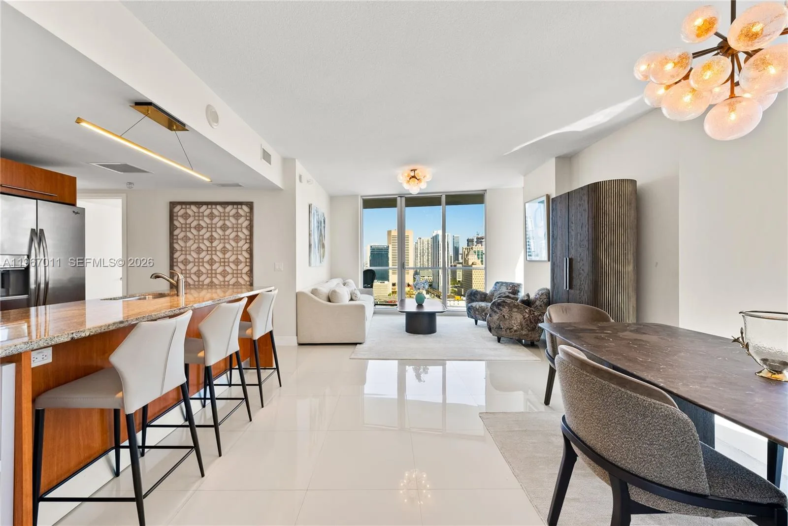 185 SW 7th St # 2611, Miami, FL 33130 photo 2