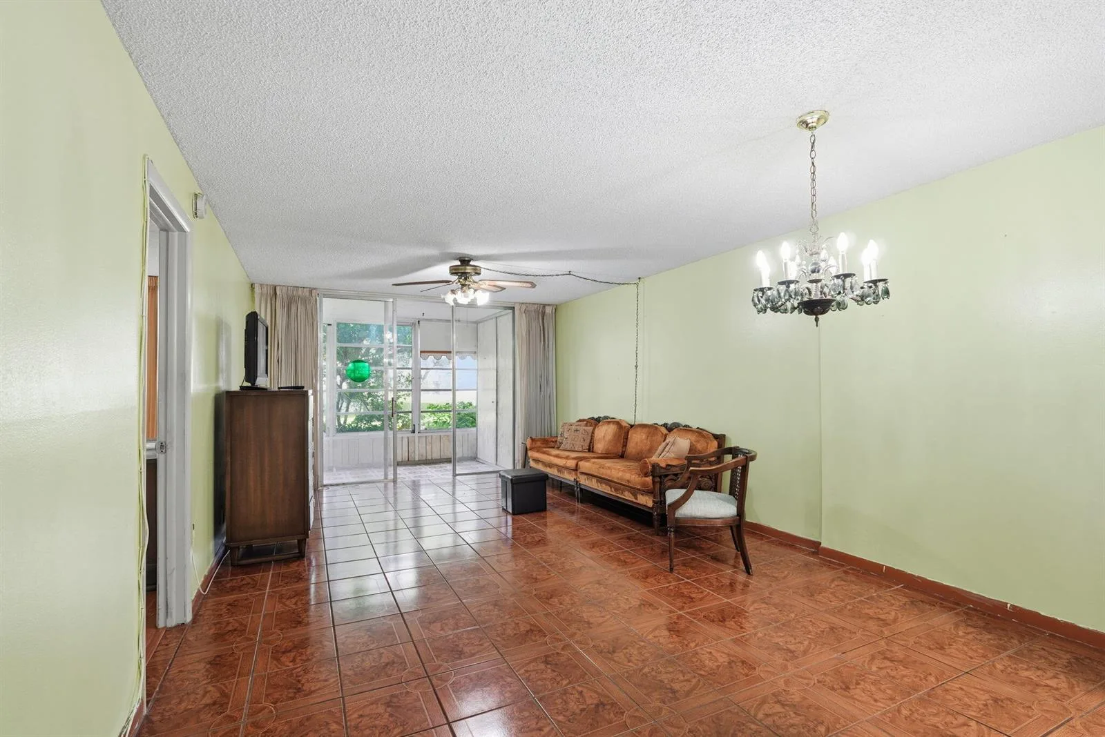 3000 NW 48th Terrace # 130, Lauderdale Lakes, FL 33313