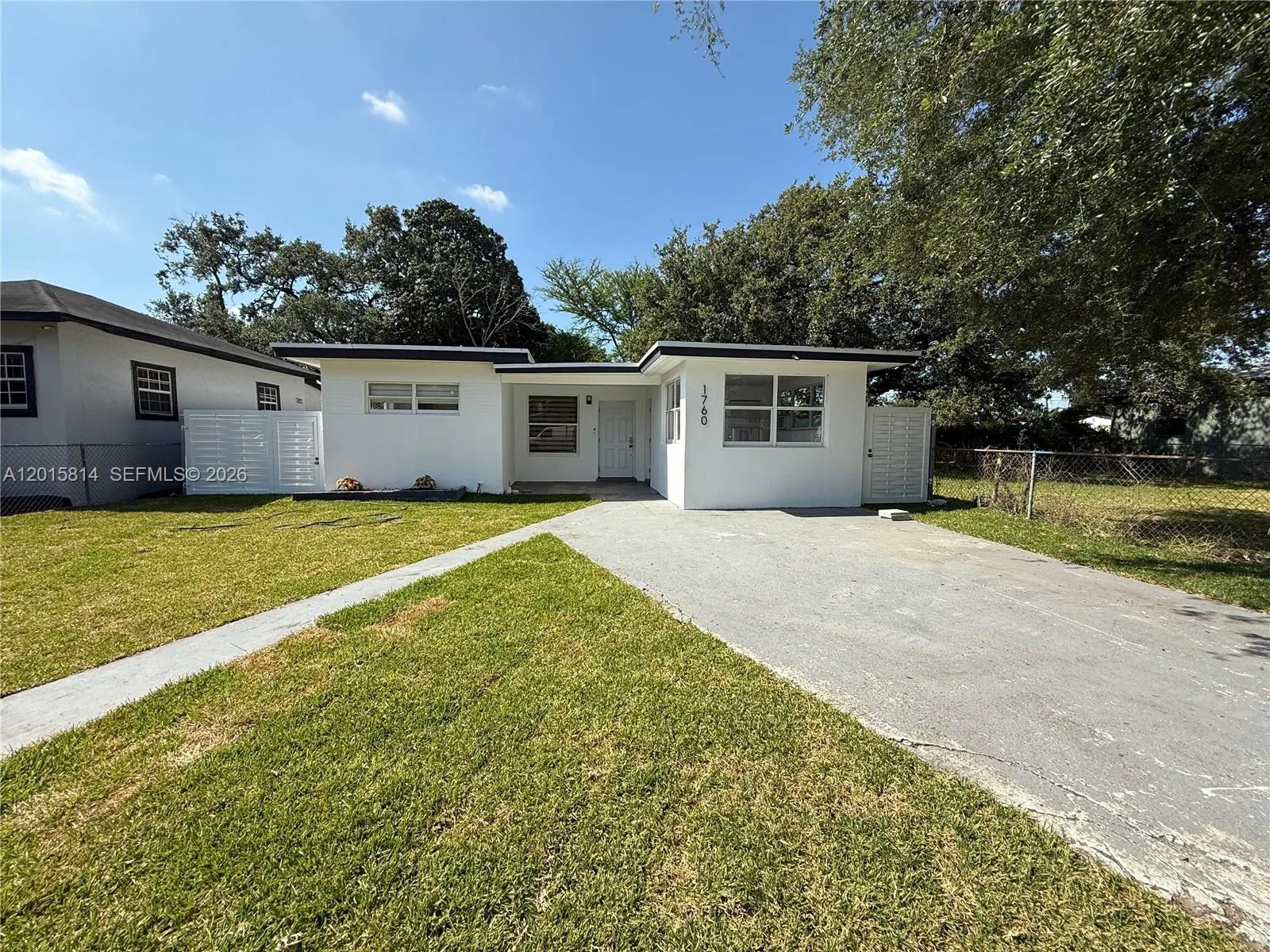 1760 NW 84th St, Miami, FL 33147 photo 2