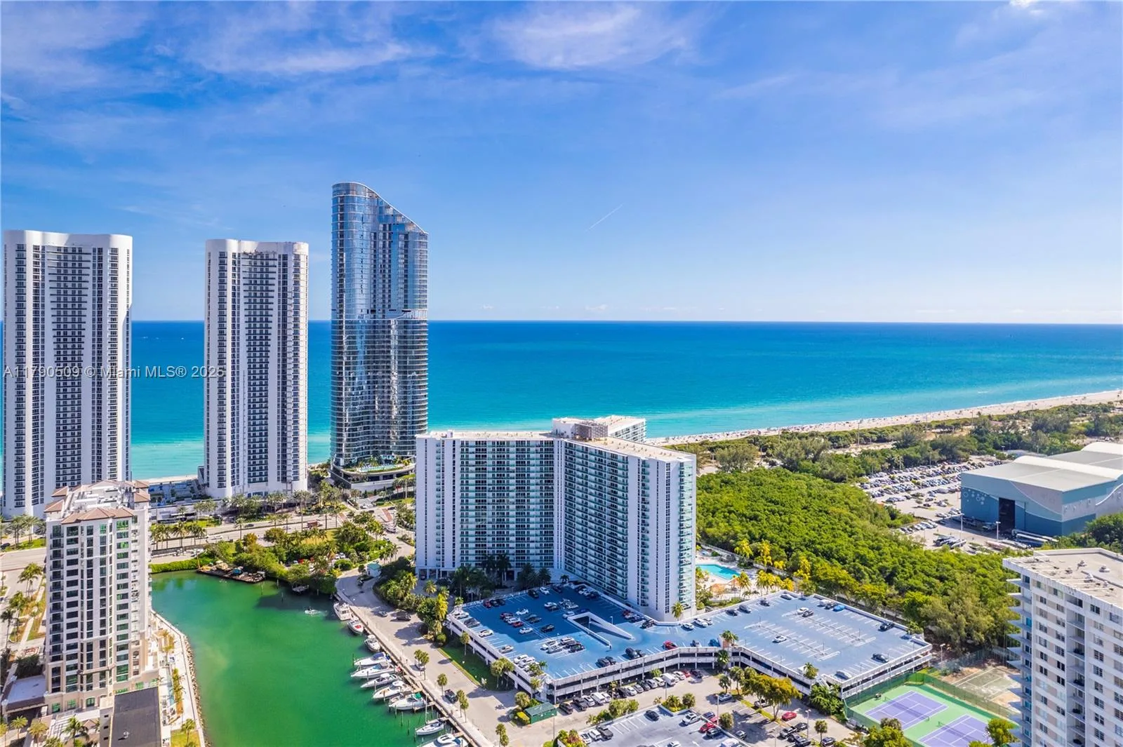 100 Bayview Dr # 314, Sunny Isles Beach, FL 33160