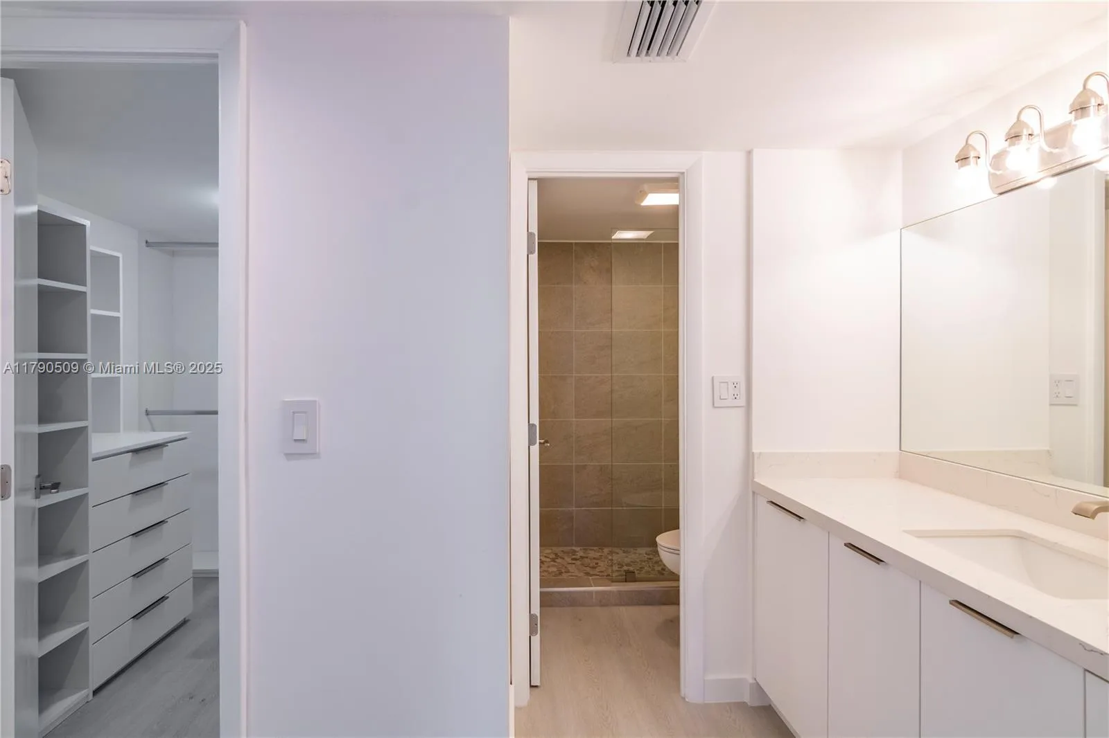 100 Bayview Dr # 314, Sunny Isles Beach, FL 33160 photo 12