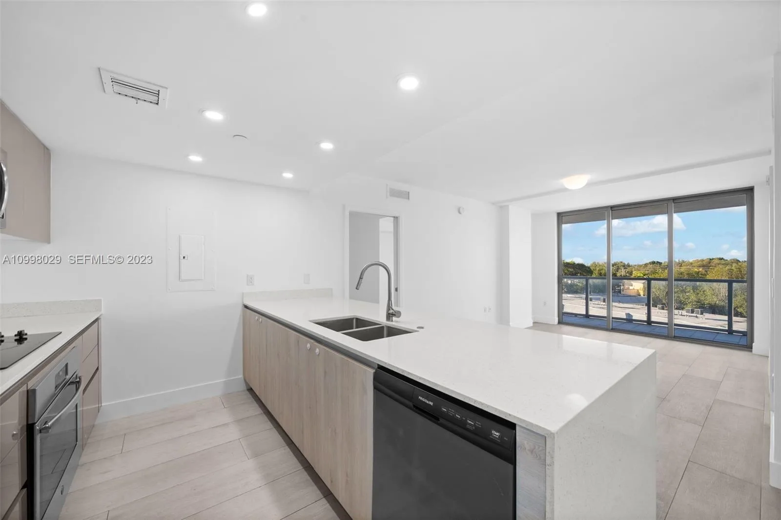13800 Highland Dr # 504, North Miami Beach, FL 33181 photo 10