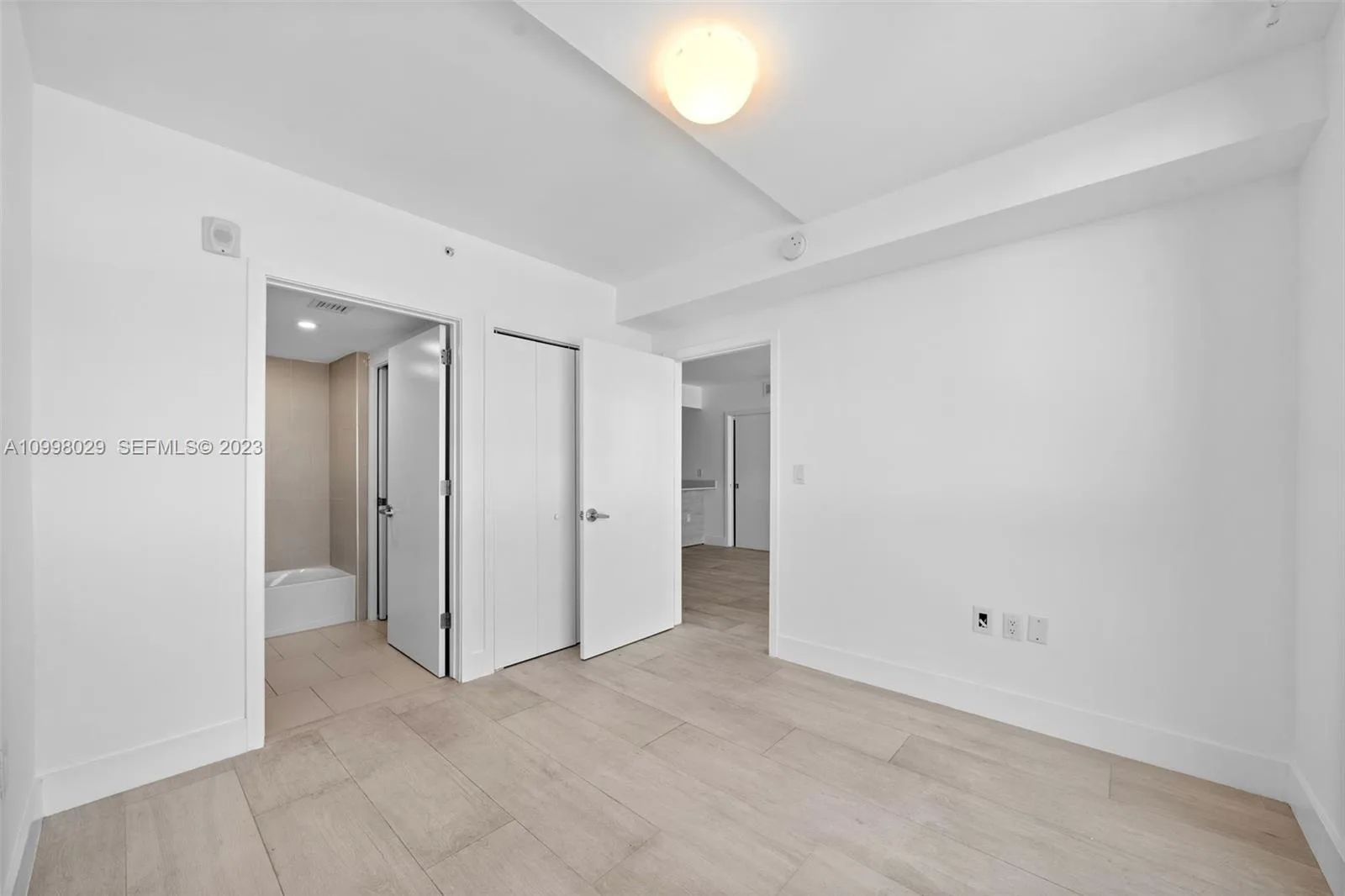 13800 Highland Dr # 504, North Miami Beach, FL 33181 photo 13