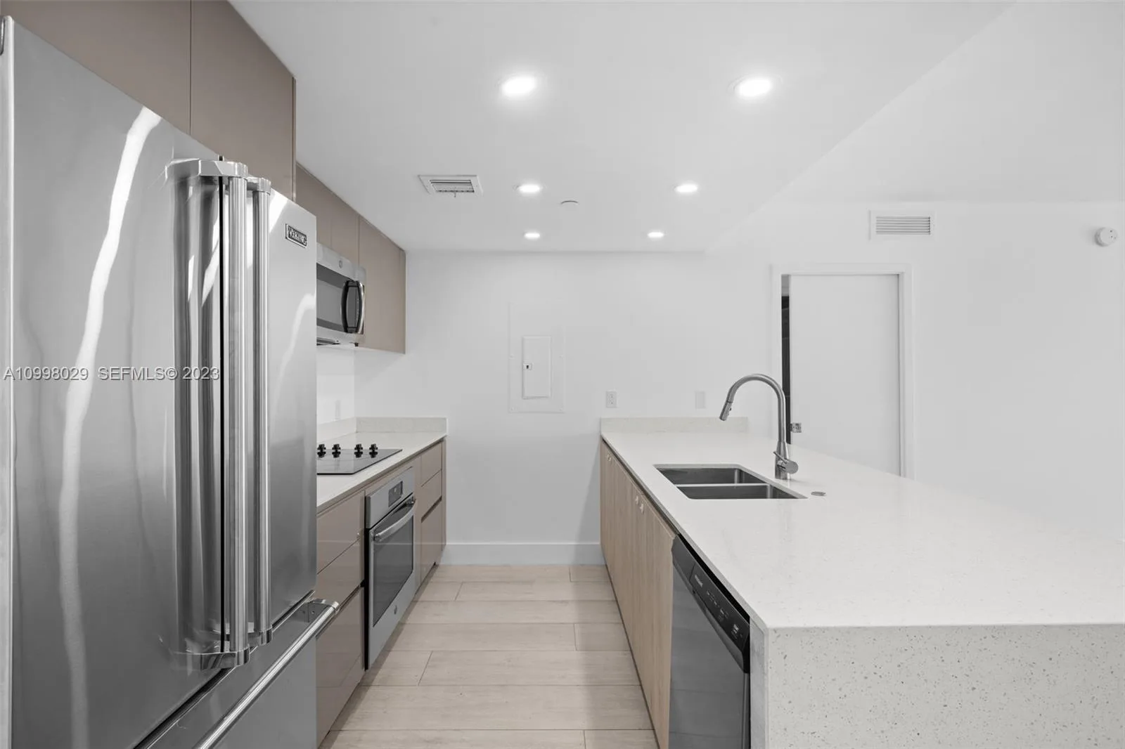 13800 Highland Dr # 504, North Miami Beach, FL 33181 photo 7