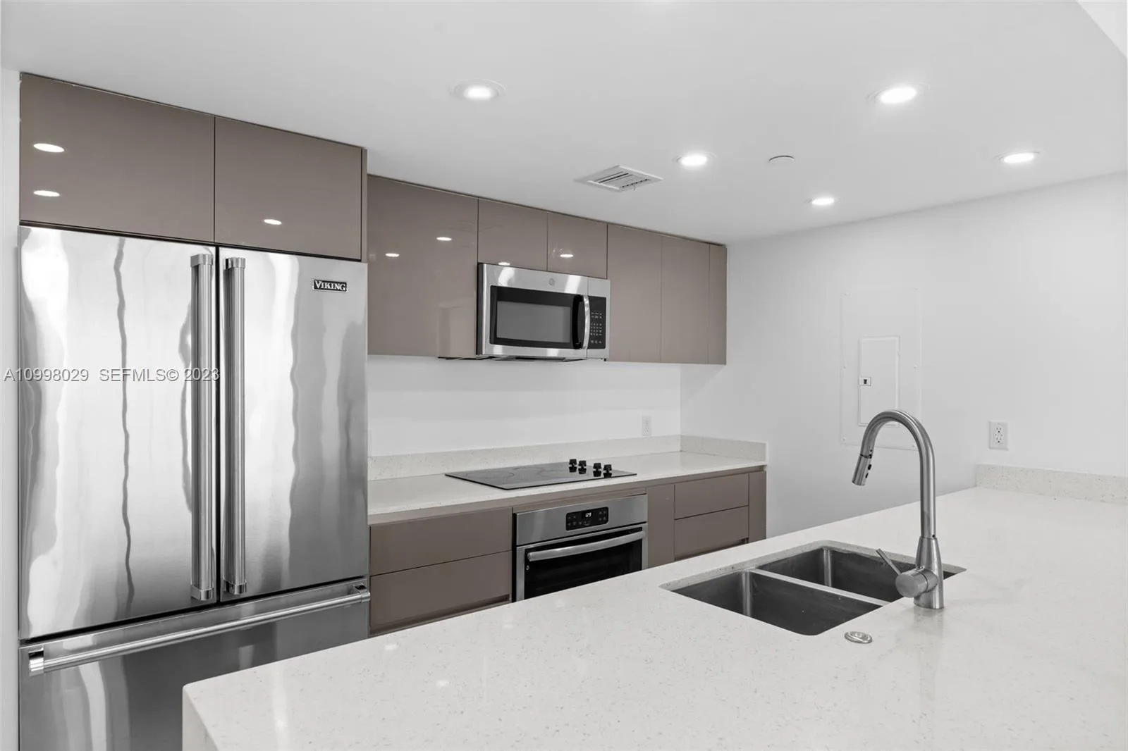13800 Highland Dr # 504, North Miami Beach, FL 33181 photo 8