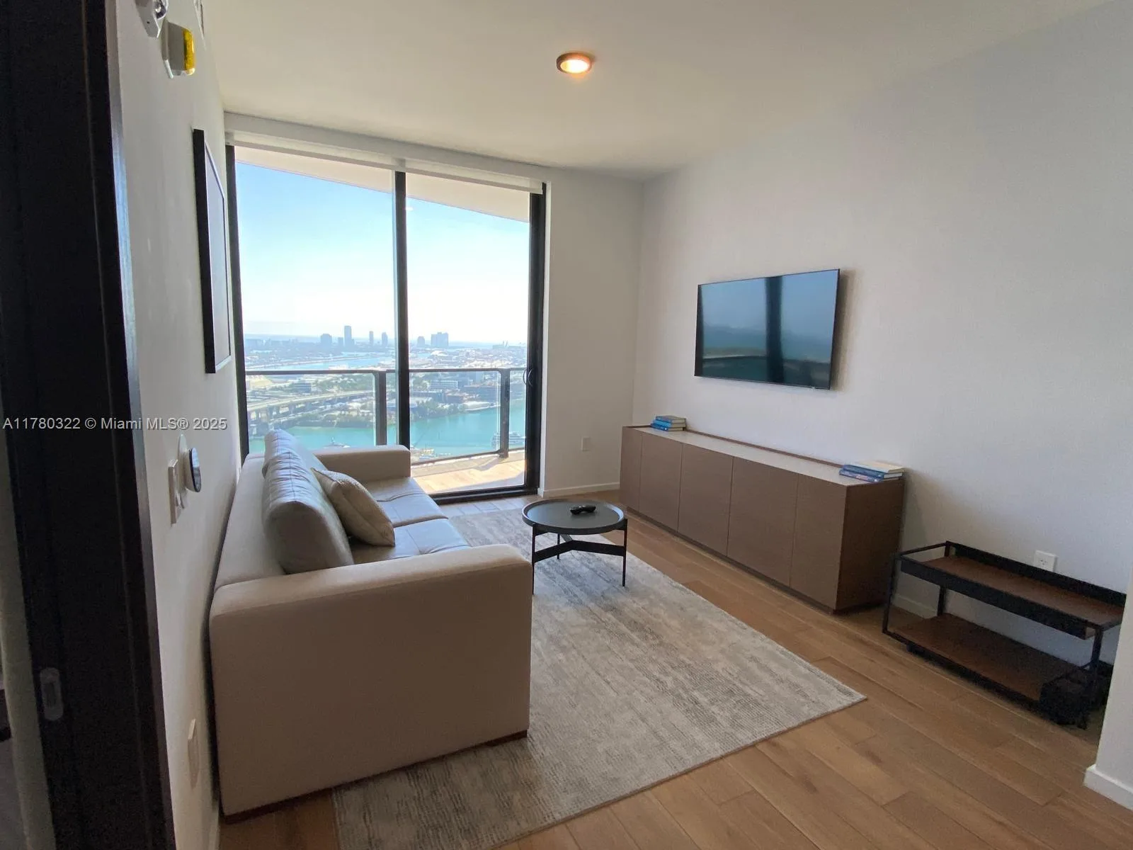 398 NE 5th St # 2910, Miami, FL 33132