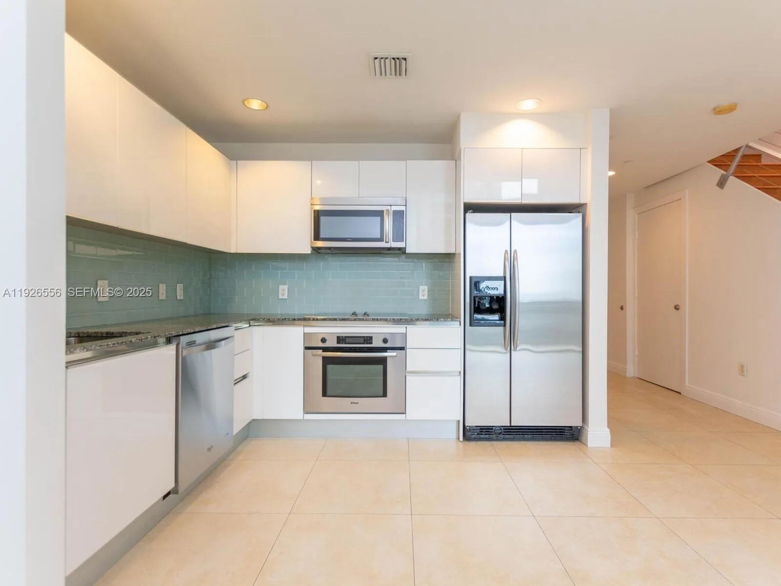 1050 Brickell Ave # 606, Miami, FL 33131 photo 4