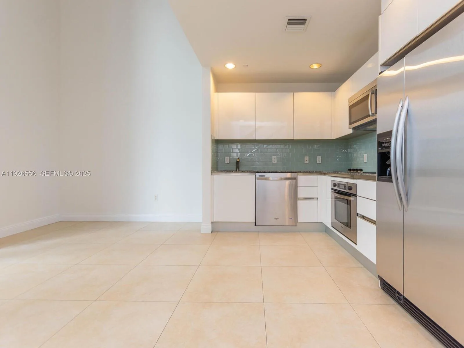 1050 Brickell Ave # 606, Miami, FL 33131 photo 5