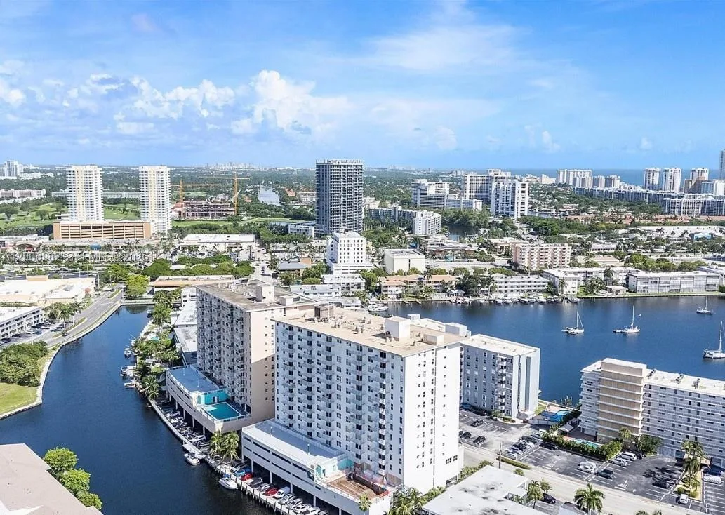 427 Golden Isles Dr # 7J, Hallandale Beach, FL 33009 photo 4