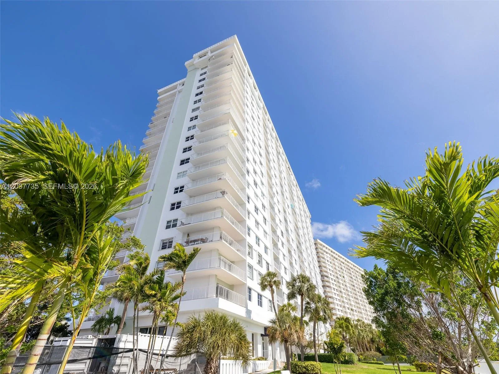 500 Bayview Dr # 1520, Sunny Isles Beach, FL 33160