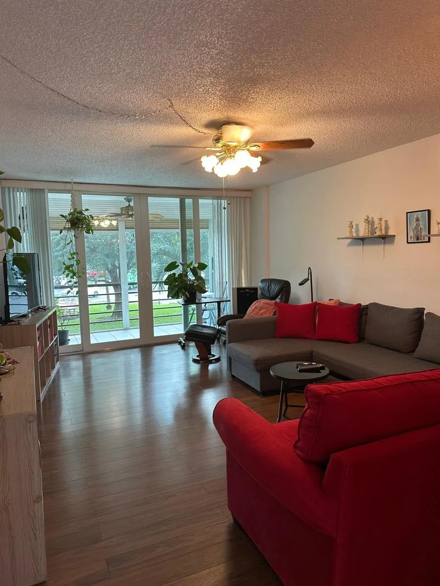 115 Royal Pk Drive # 2g, Oakland Park, FL 33309