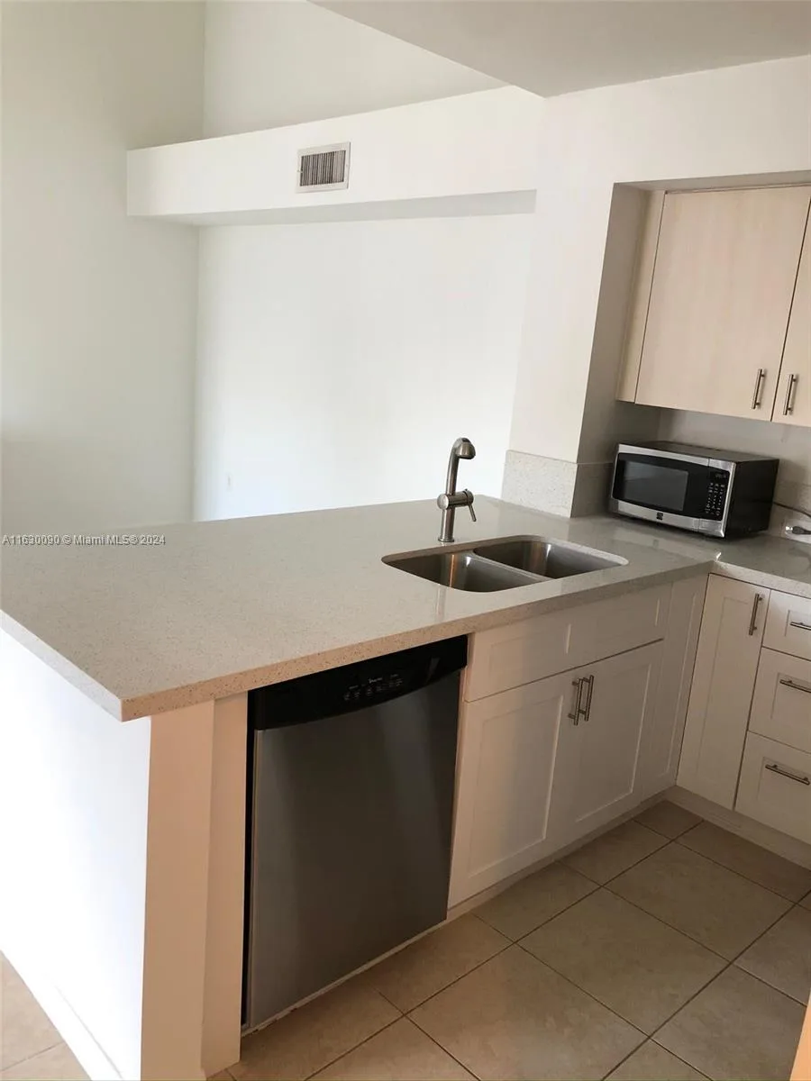 720 SW 111th Ave # 307, Pembroke Pines, FL 33025 photo 5