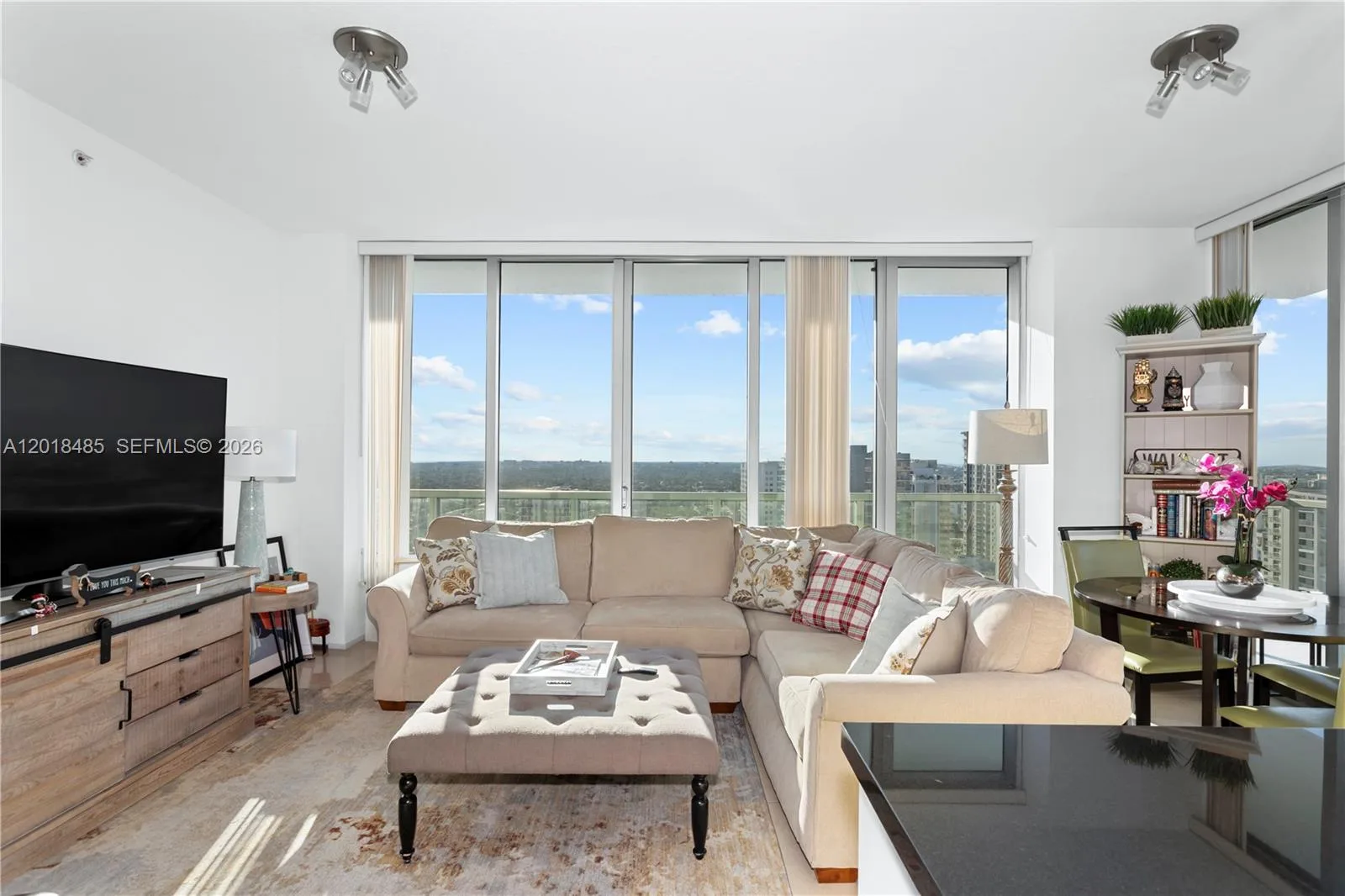 1111 SW 1st Ave # 2925-N, Miami, FL 33130 photo 4