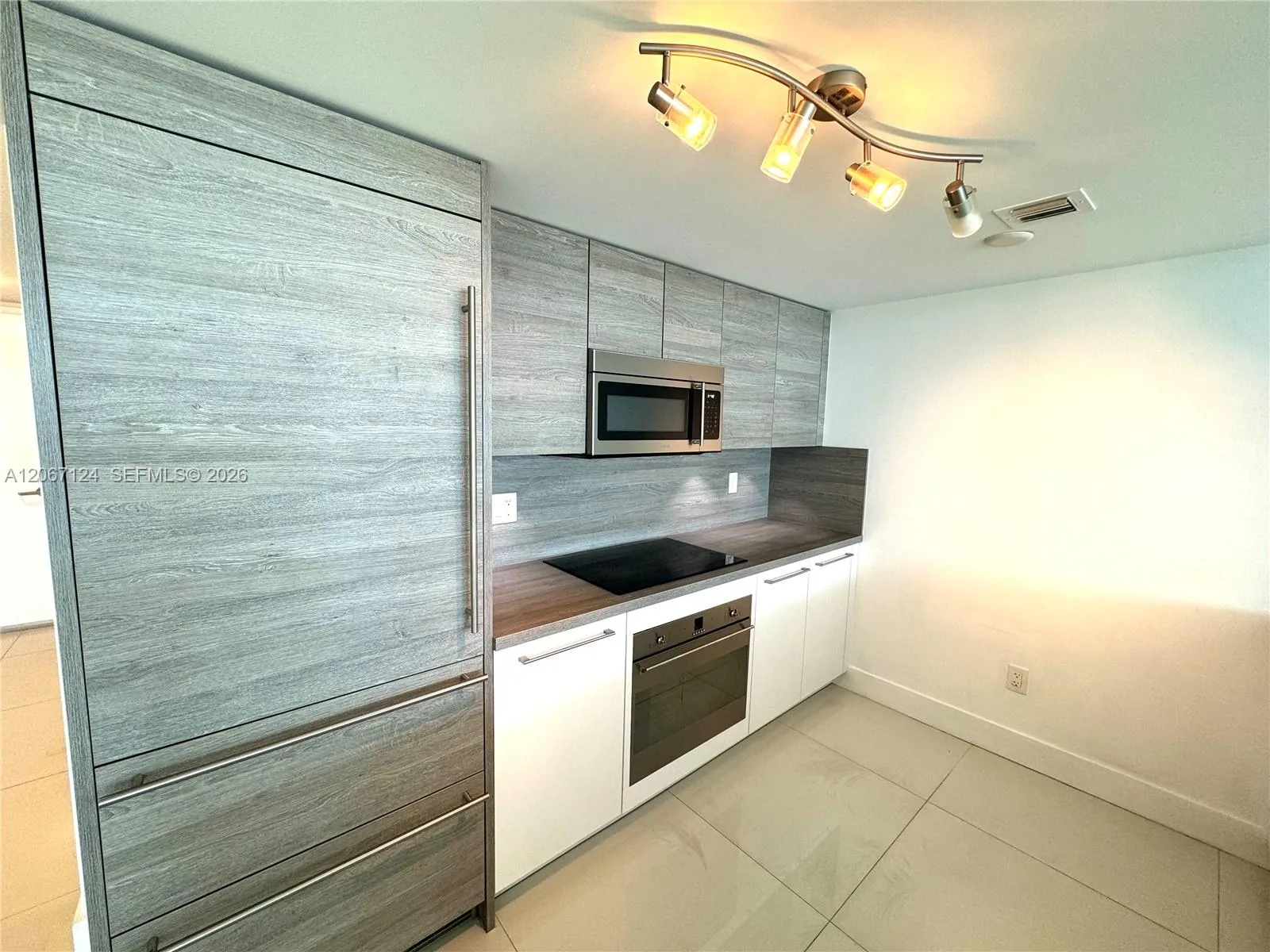 400 Sunny Isles Blvd # 1221, Sunny Isles Beach, FL 33160 photo 8