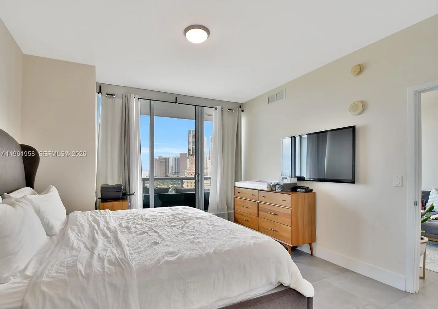 888 Biscayne Blvd # 1904, Miami, FL 33132 photo 12