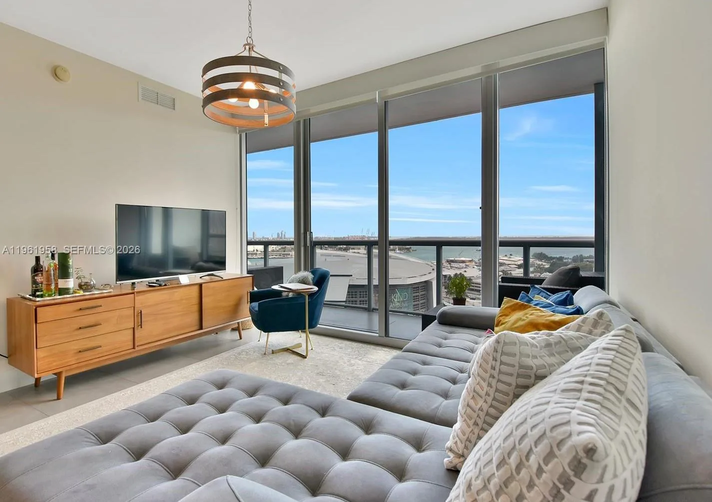 888 Biscayne Blvd # 1904, Miami, FL 33132 photo 4