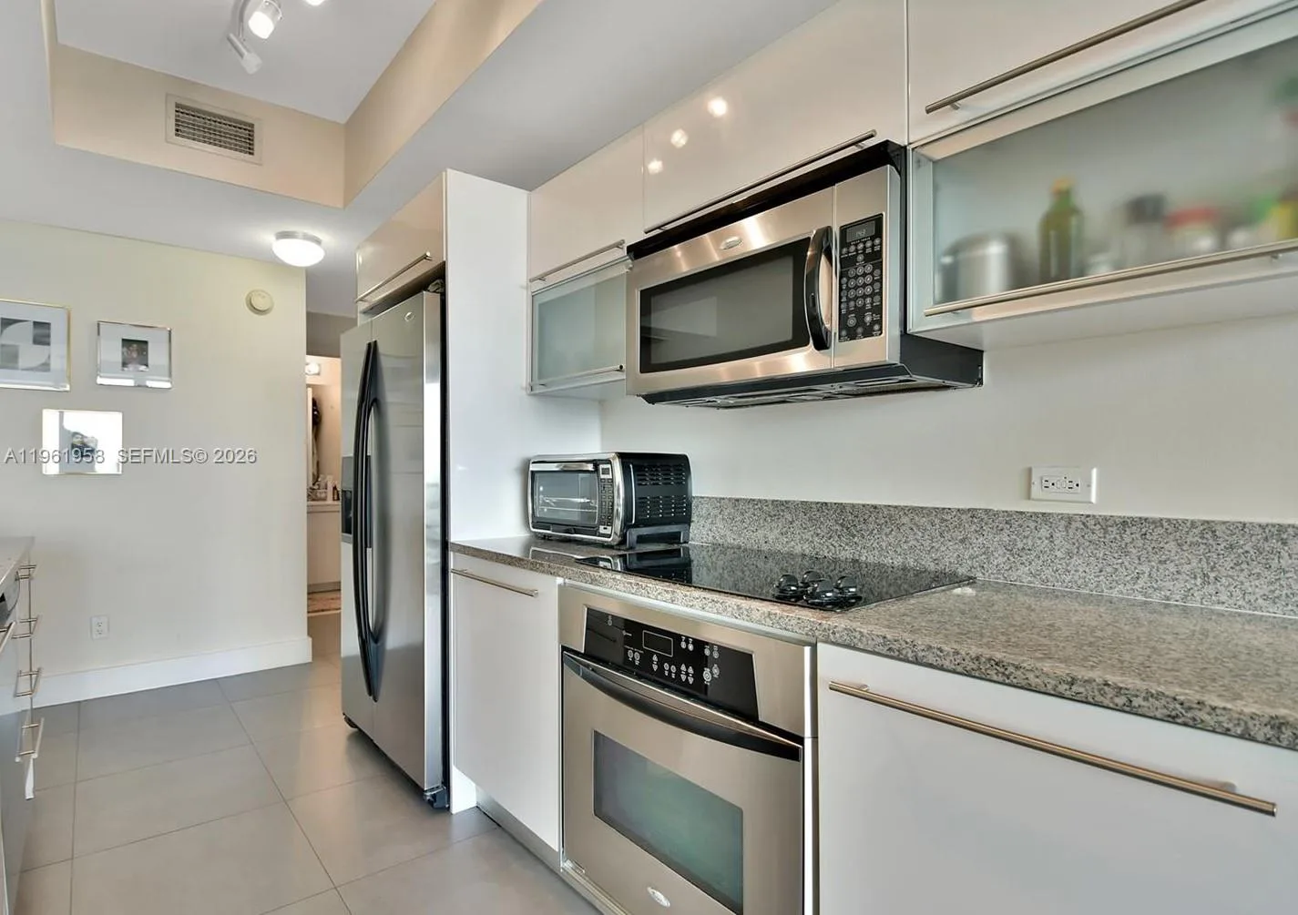 888 Biscayne Blvd # 1904, Miami, FL 33132 photo 8