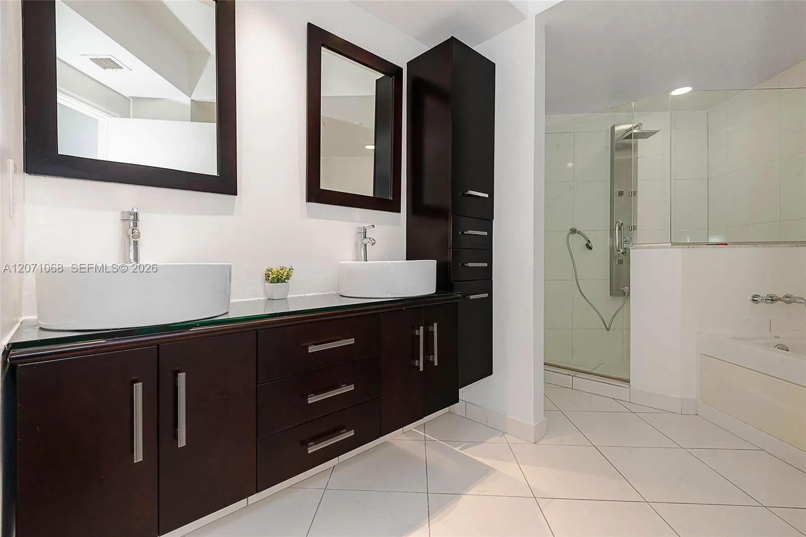 55 SE 6th St # 1507, Miami, FL 33131 photo 12